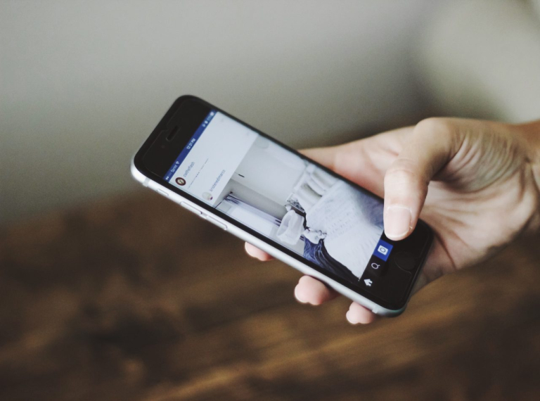 instant-digital-facebook-likes